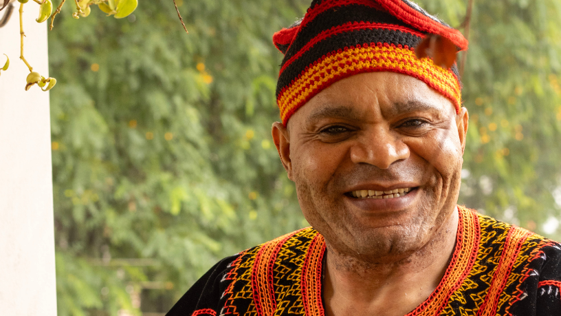 Understand with Lawrence Aseba Tipo why vaccines are essential to protect the population.